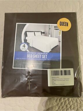 NWT QUEEN SIZE BED SHEET SET
